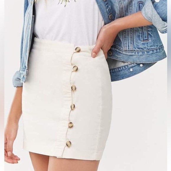 Forever 21 Women’s Soft Velvety Stretch Denim Button Up Front White Mini Skirt M - Picture 1 of 9